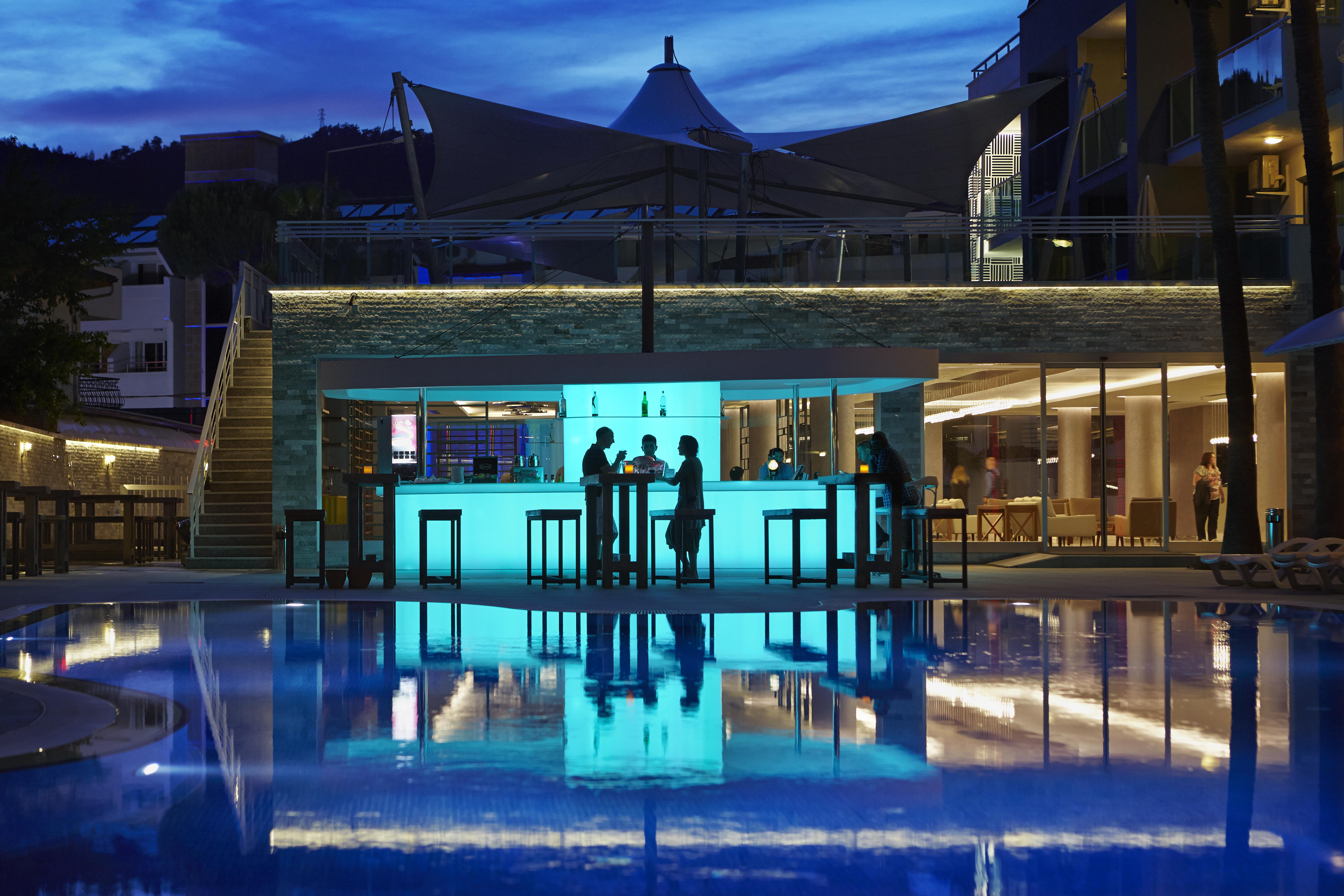 Mirage World Hotel İçmeler Exteriör bild