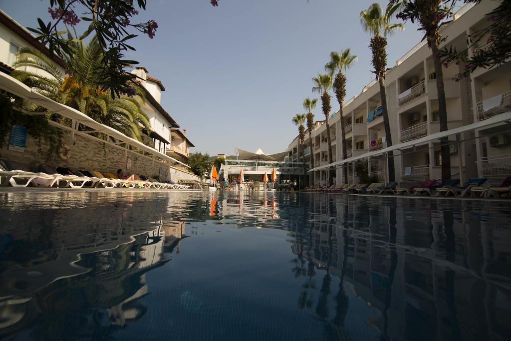 Mirage World Hotel İçmeler Exteriör bild